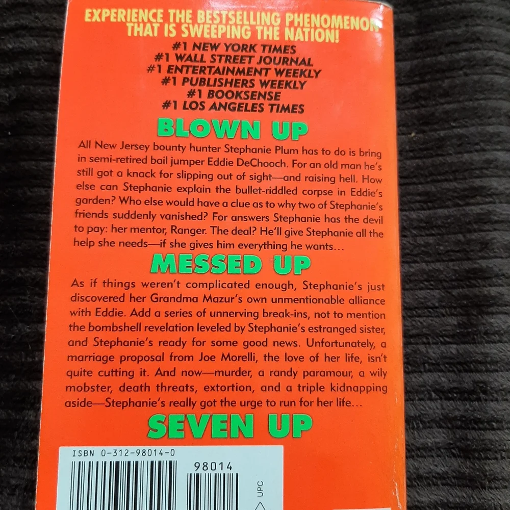 Seven Up paperback by Janet Evanovich